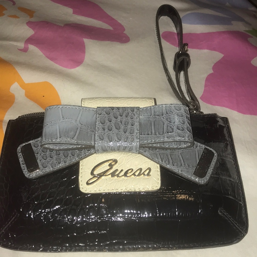 Guess wristlet